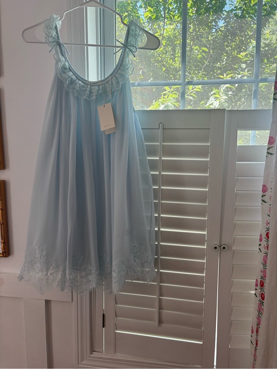 Doen Dresses & Skirts - Doen Cecilia Dress, Alice Blue, NWT
Size Medium